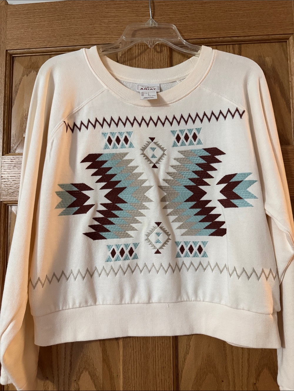 Ariat Cream cropped Sweatshirt with Teal & Burgundy Aztec Pattern Large SHARP